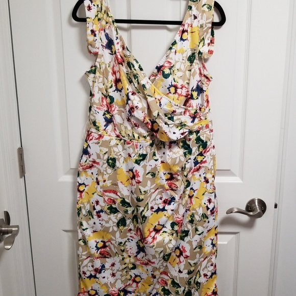 Tan Floral Eshakti Lined Dress with Pockets! - Picture 1 of 8